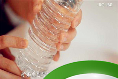 湿敷应该用什么水