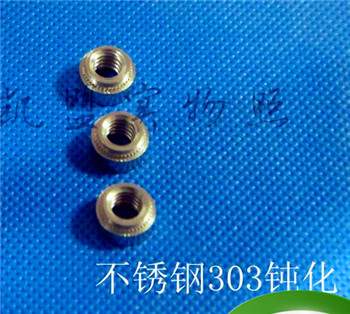 304不锈钢锅内底烧黑了用什么清洗